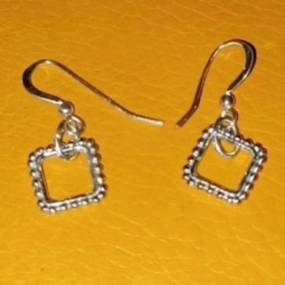 💙🌹 SILVER earrings - Picture 1 of 4